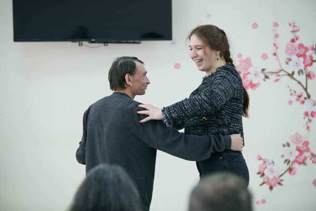 Молодые оперные певцы выступили перед бездомными